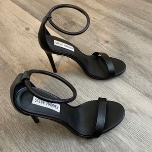 Steve Madden Soph Black Ankle Strap Heels 6